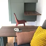 Design In Really Centre Of Parigi